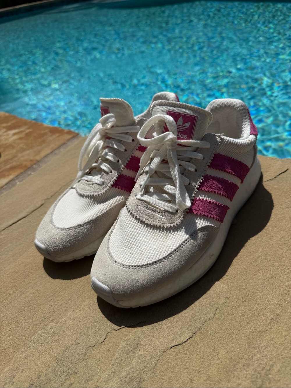 Women’s adidas athletic shoes - Picture 8 of 10